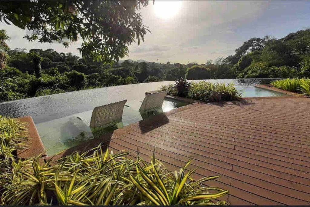 Overlooking Staycation At Sandari Batulao Tagaytay City Esterno foto