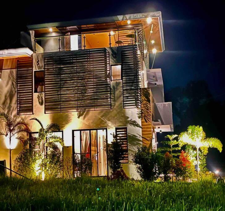 Overlooking Staycation At Sandari Batulao Tagaytay City Esterno foto