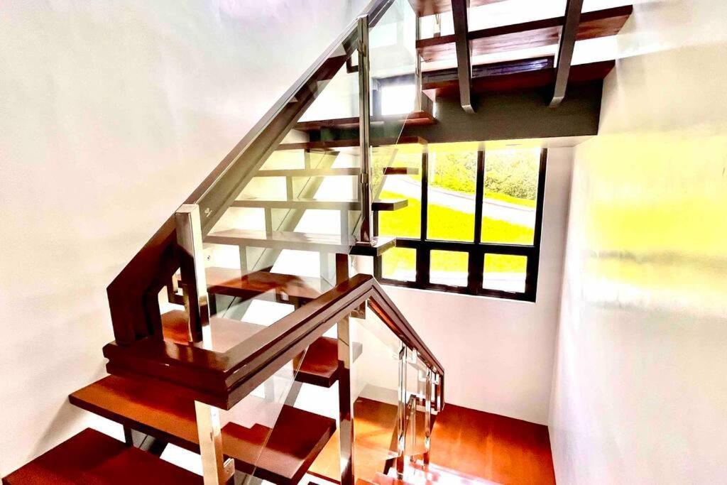 Overlooking Staycation At Sandari Batulao Tagaytay City Esterno foto