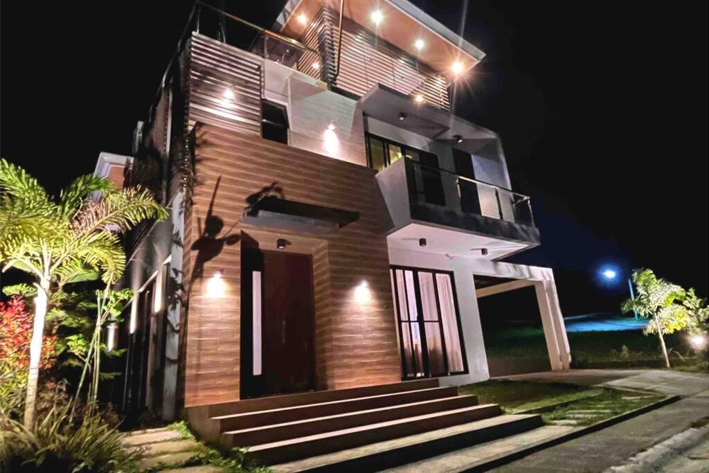 Overlooking Staycation At Sandari Batulao Tagaytay City Esterno foto