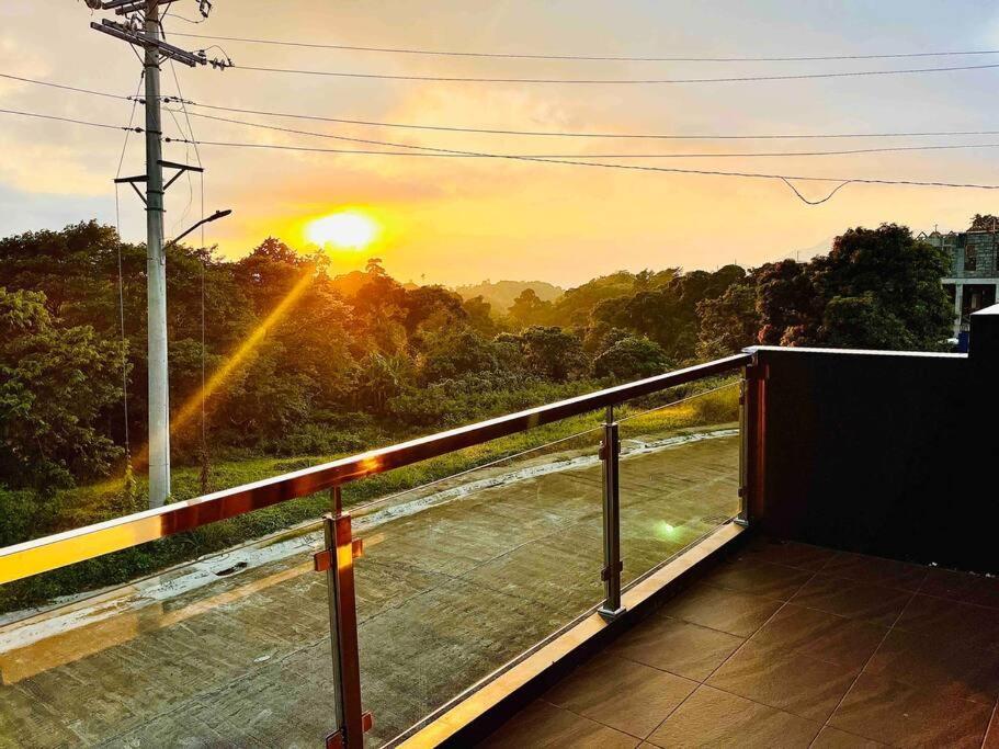 Overlooking Staycation At Sandari Batulao Tagaytay City Esterno foto